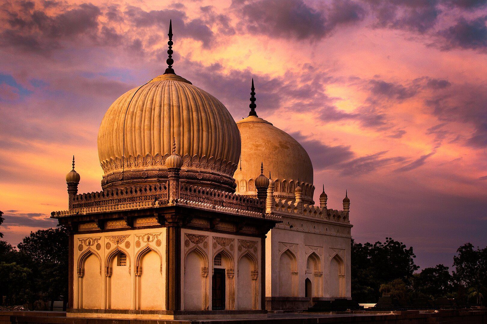 tourist places to visit in Hyderabad - Qutub Shahi Tombs