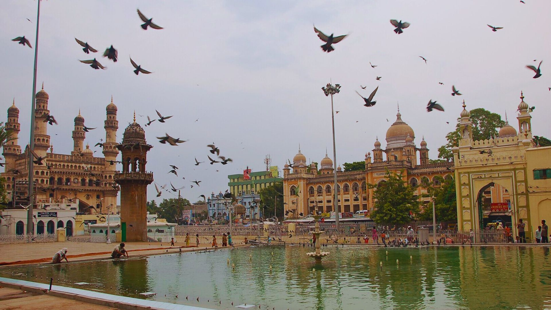 places to visit in Hyderabad - Charminar and mecca masjid
