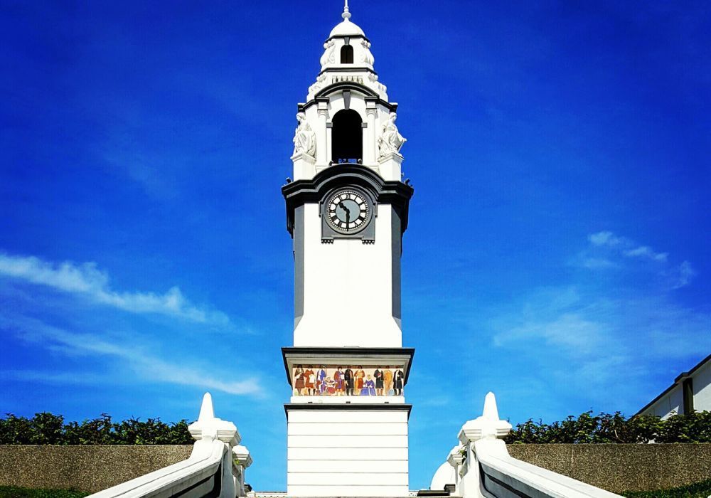 Birch Memorial clock