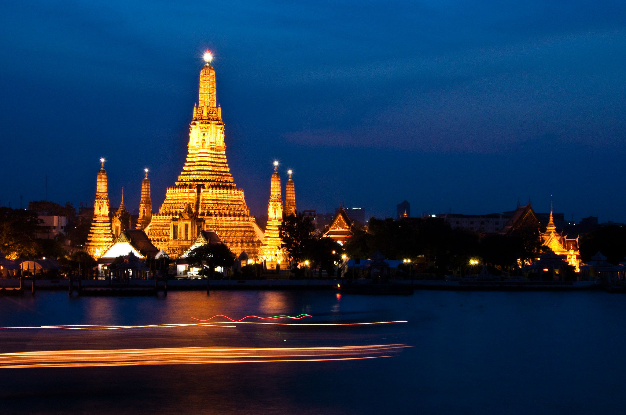 places to visit in Bangkok - Wat Arun