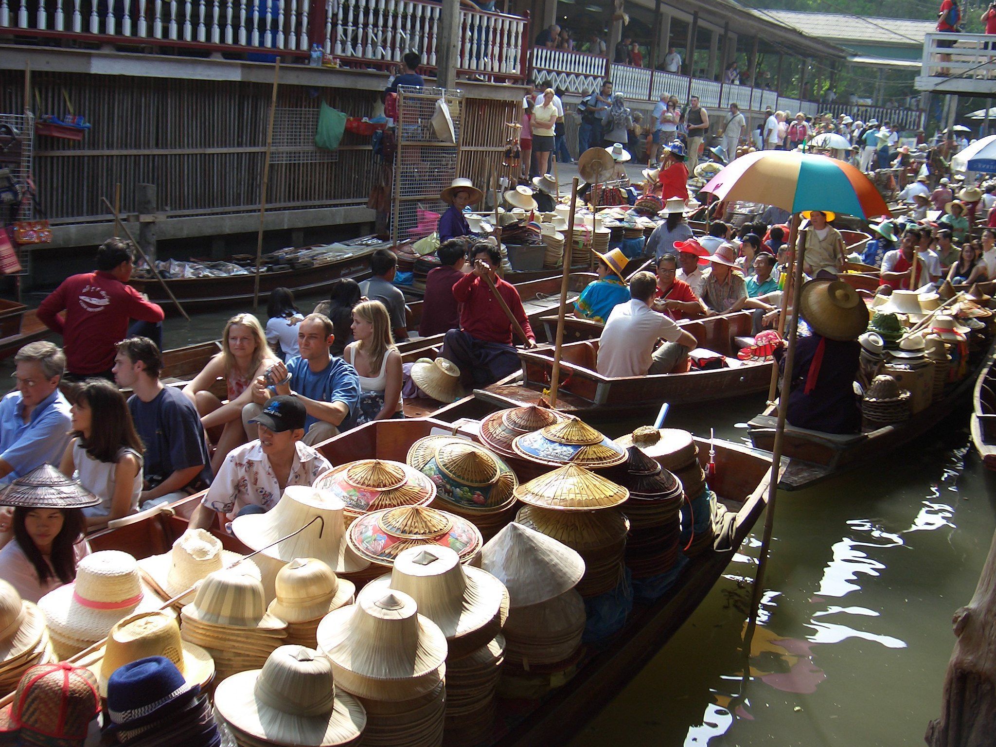 Bangkok Floating Market - places to visit
