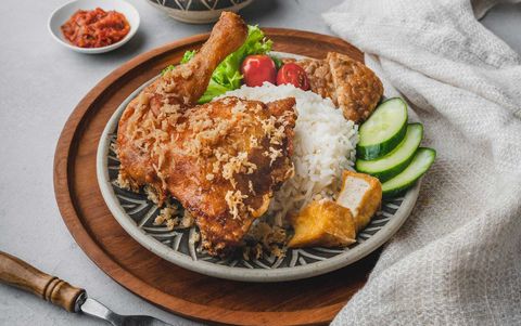 Craving For Some Fried Chicken? These 12 Places In Singapore Serve The Best Ayam Penyet
