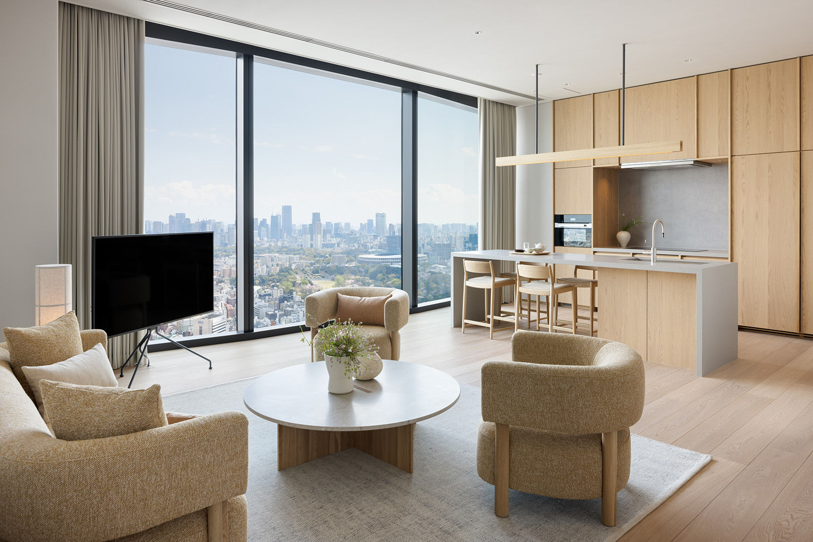 Enjoy Rarefied Urban Luxury in the Centre of Shinjuku Kabukicho at ...