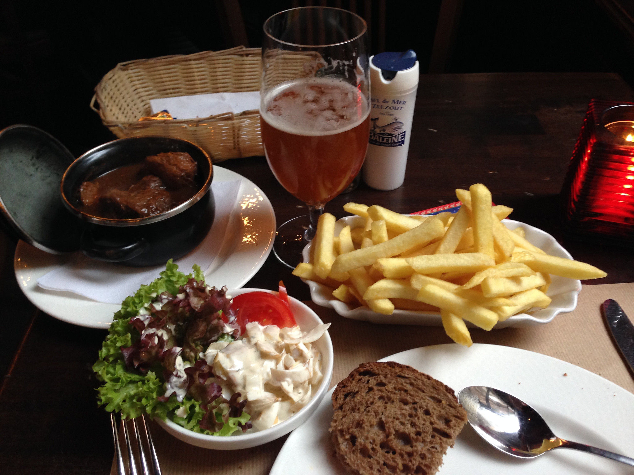 belgium cuisines - Stoofvlees with fries 