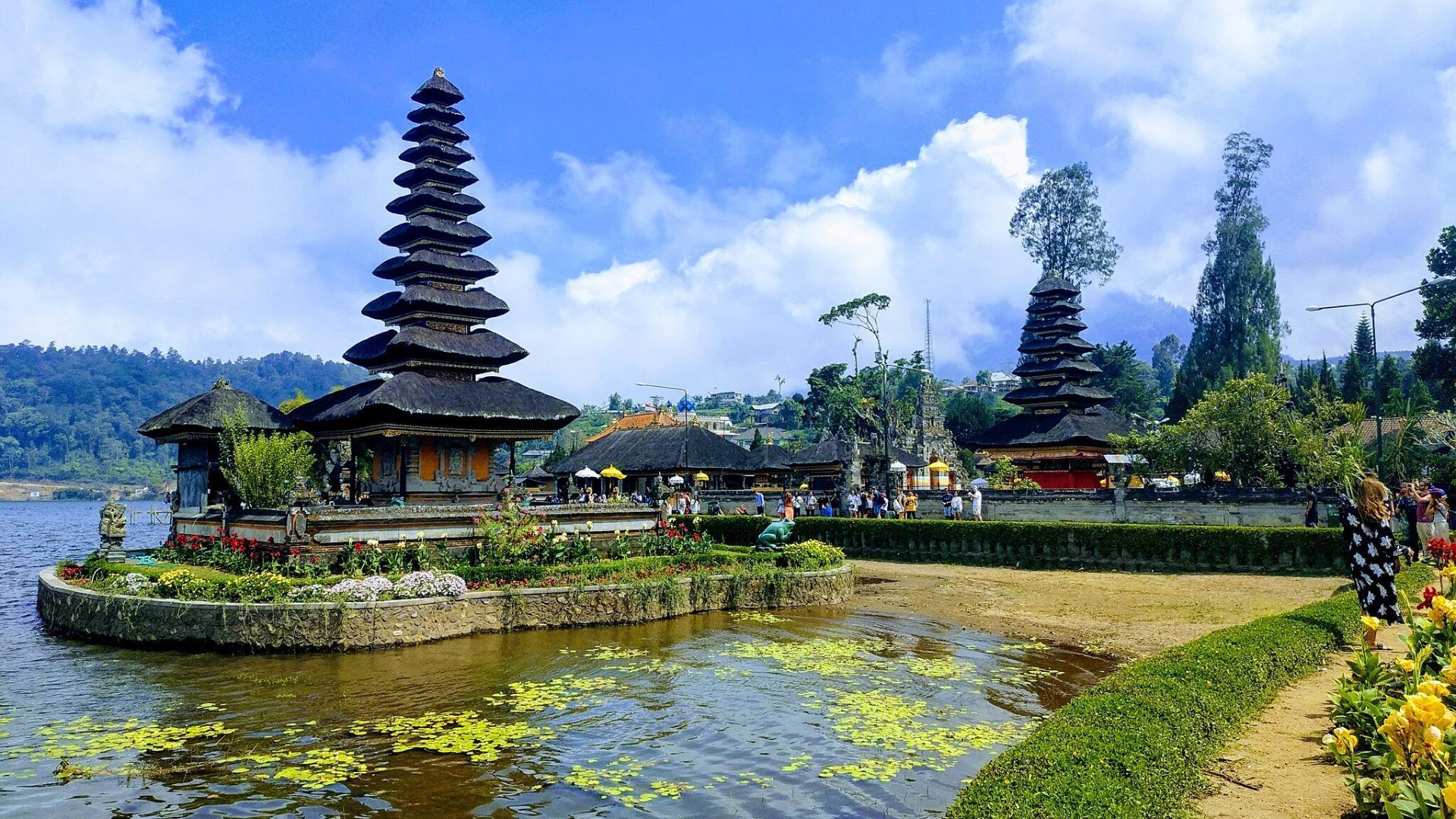 Ulun Danu Bratan, Indonesia