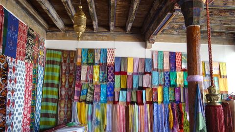 Svila, Suzani i priče: Istraživanje žive tekstilne baštine Uzbekistana