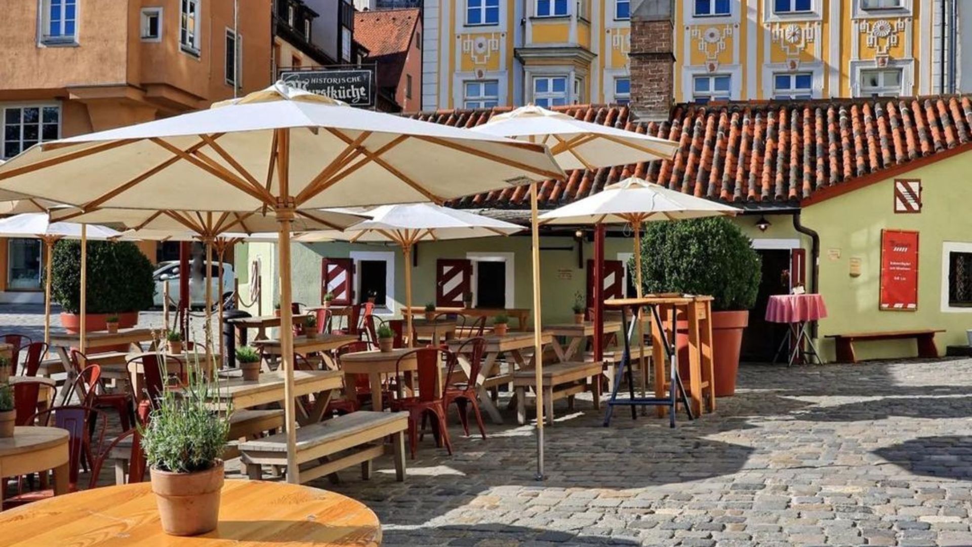 10 Oldest Restaurants In The World Where You Can Still Dine Out   Regensburgguideandwurstkuchl 