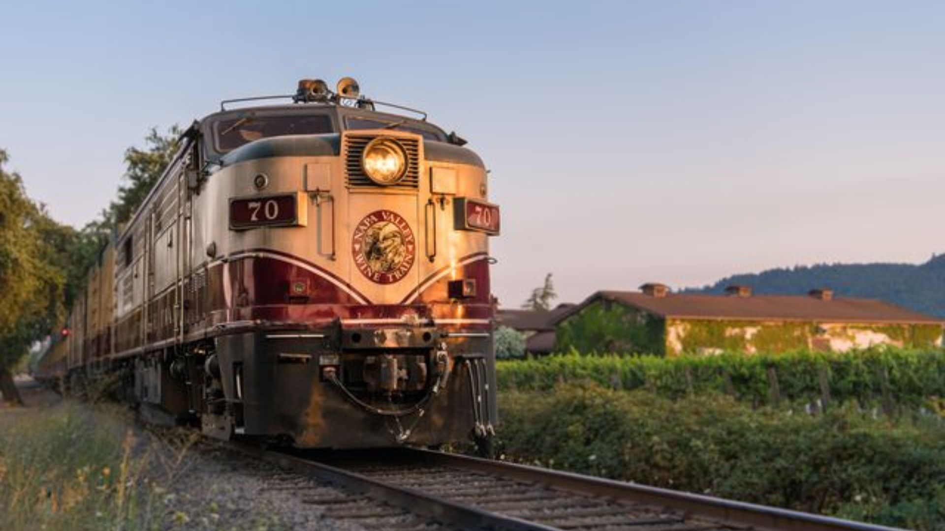 Napa Train Ride 7 Luxury Trains That Offer Boozy Rides And Stunning Views