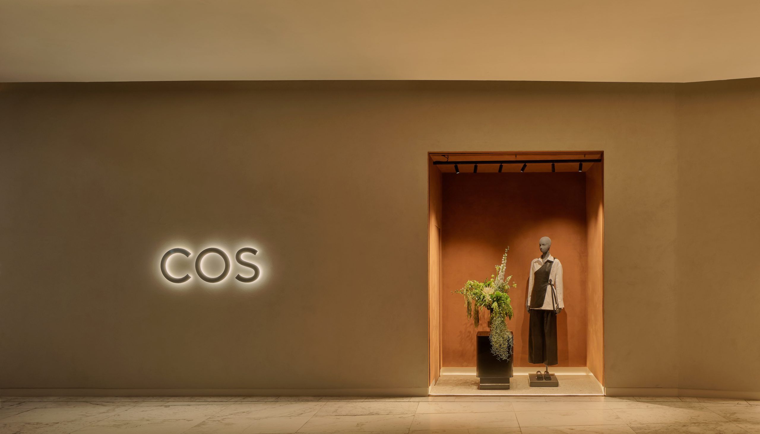 COS unveils new concept store in EmQuartier, focusing on