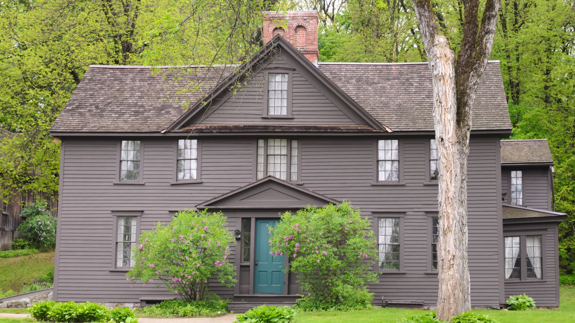 Famous Writers’ Homes Around The World That You Can Visit