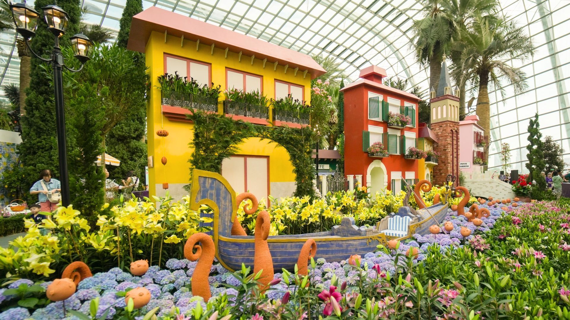 Lilytopia 10,000 Lilies Bloom At Gardens By The Bay's ItalyThemed Show