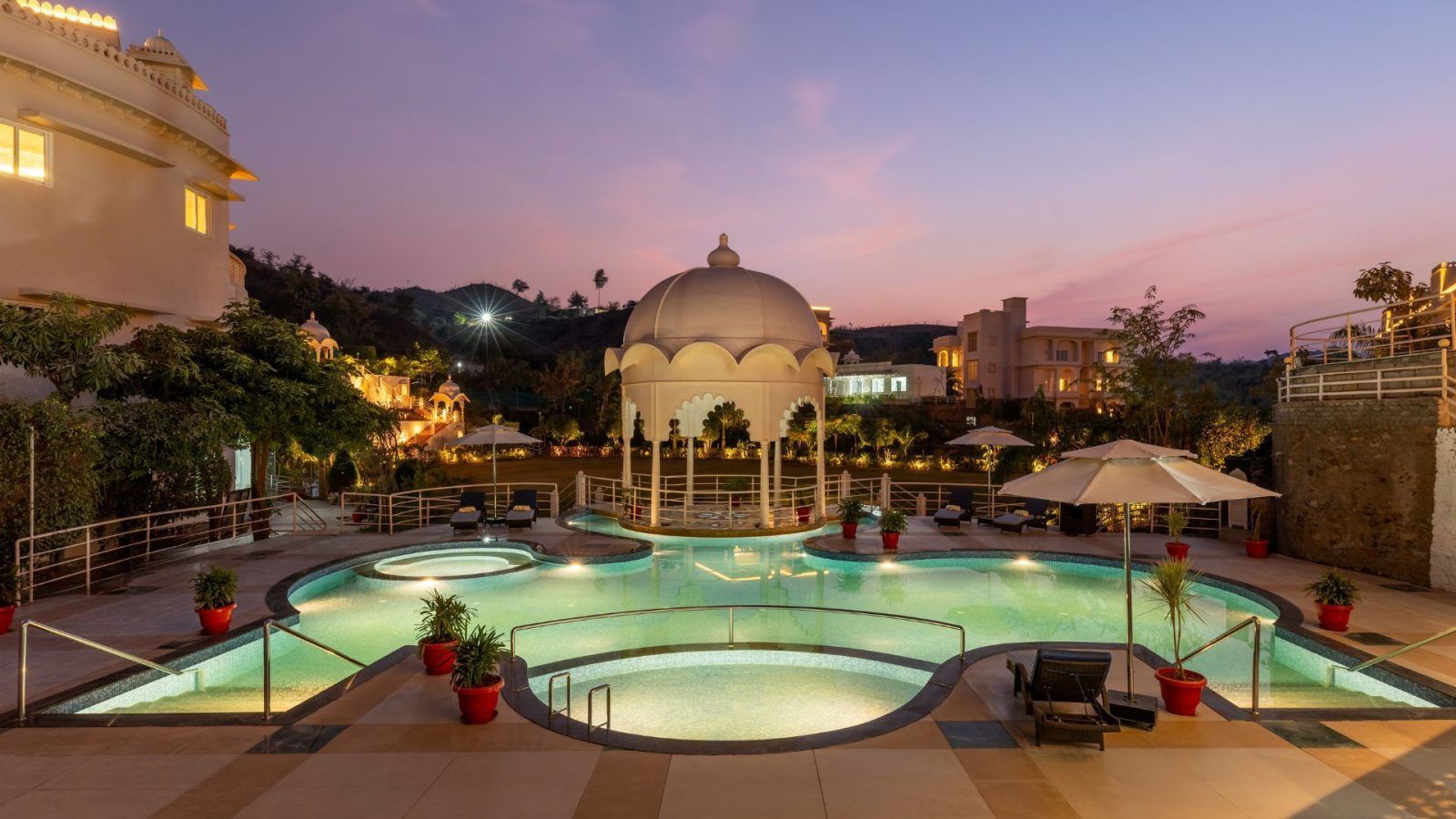 Udaipur Hotels \u0026 Resorts That Let You Live Like A Royalty, image size:1600x900