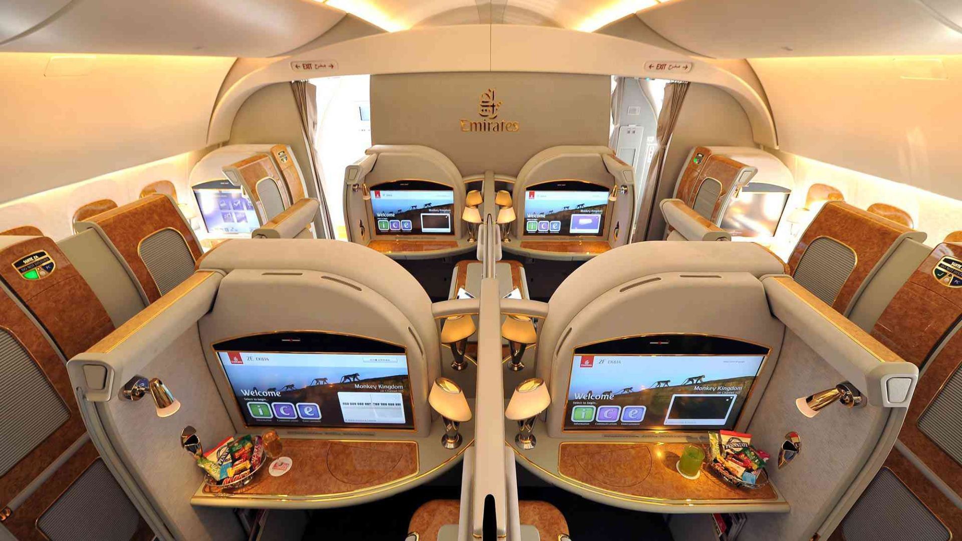 What It's Like Flying In A First-Class Suite On Emirates