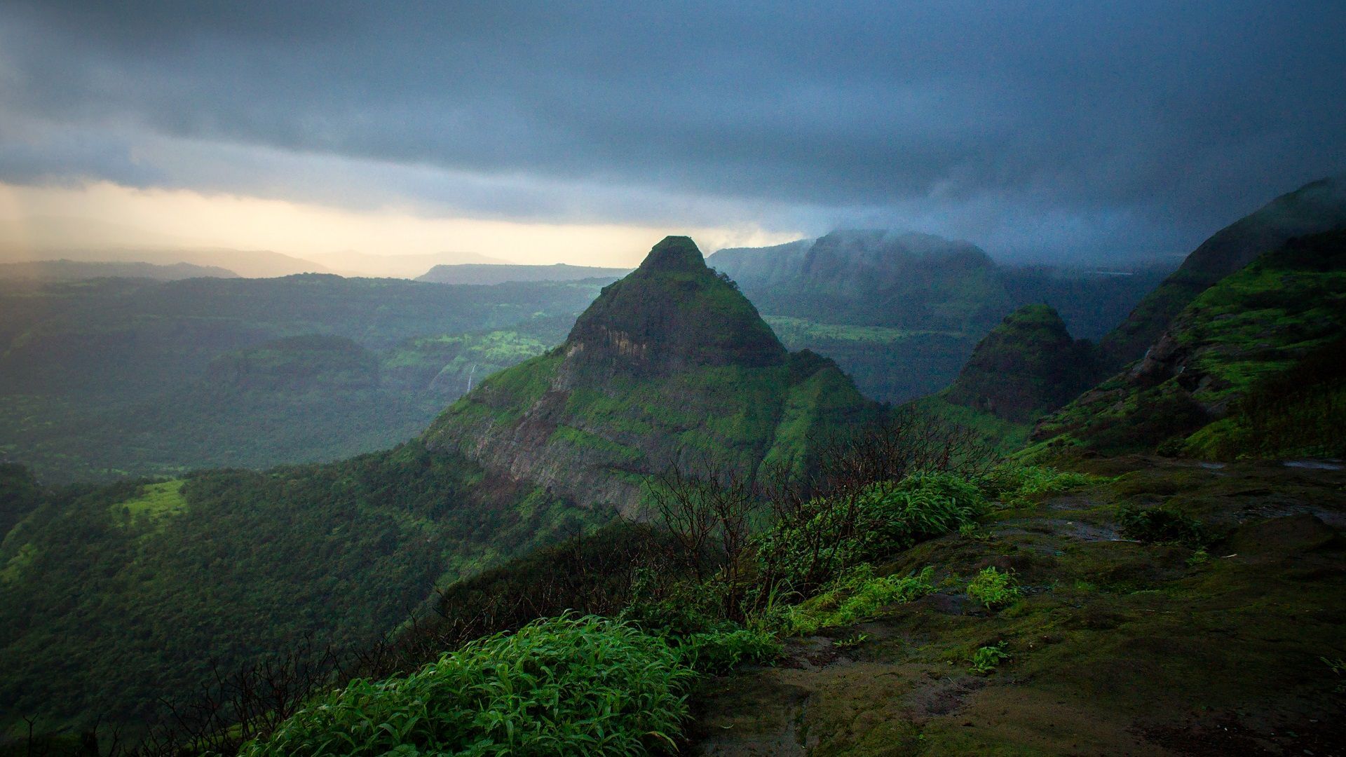 12 Best Places To Visit In India In The Year 2024 Trending Destinations   Featured Lonavala Neelkanth Kadam Shutterstock 