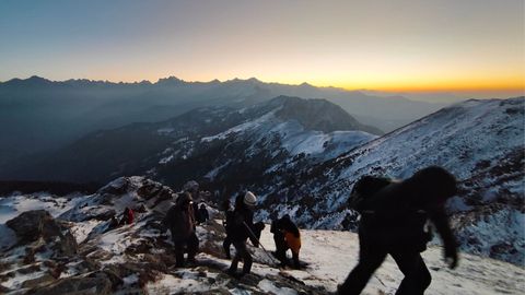 征服 Kedarkantha：印度流行冬季徒步旅行的初学者指南