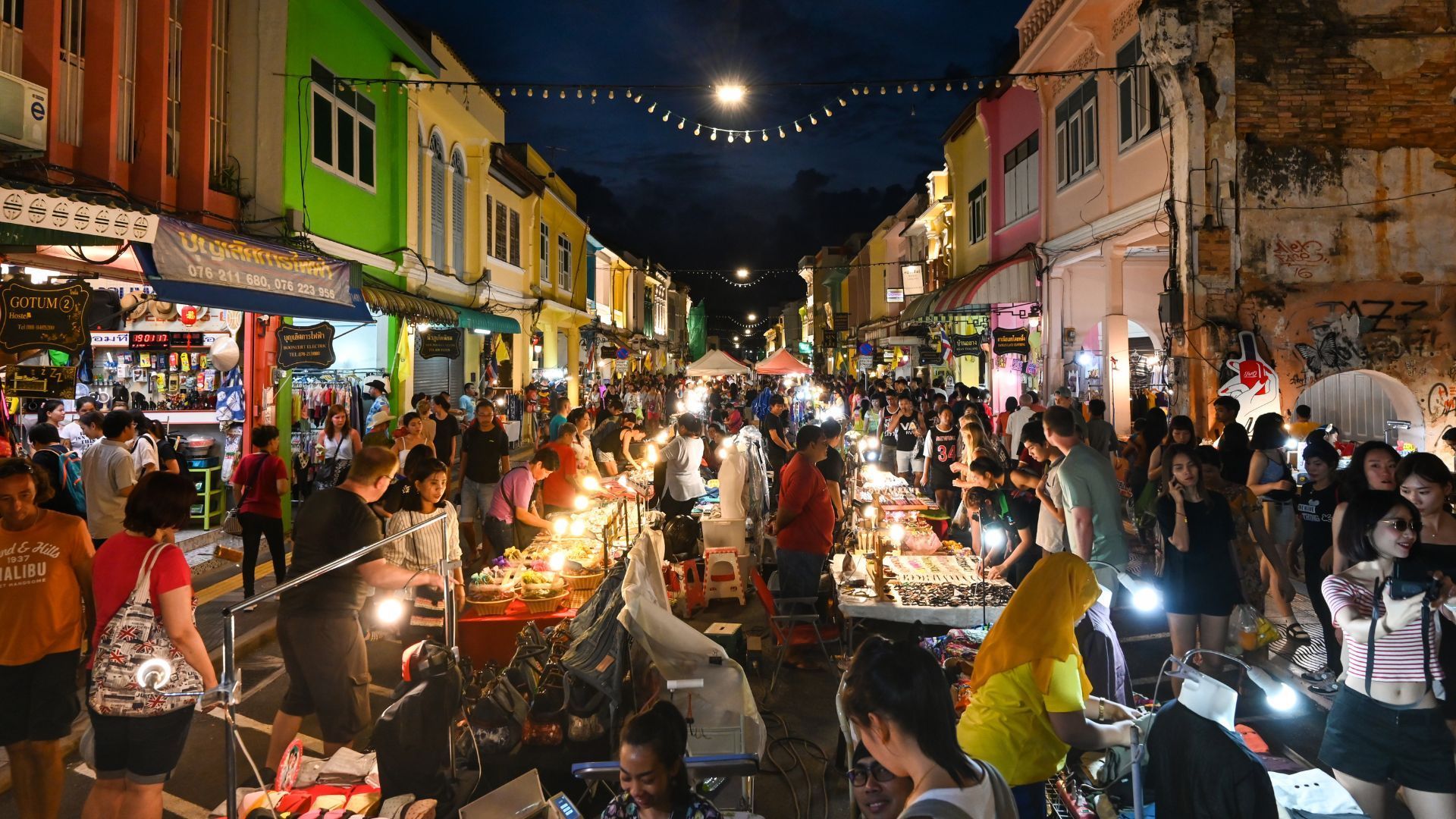 Phuket Weekend Market at Lard Yai