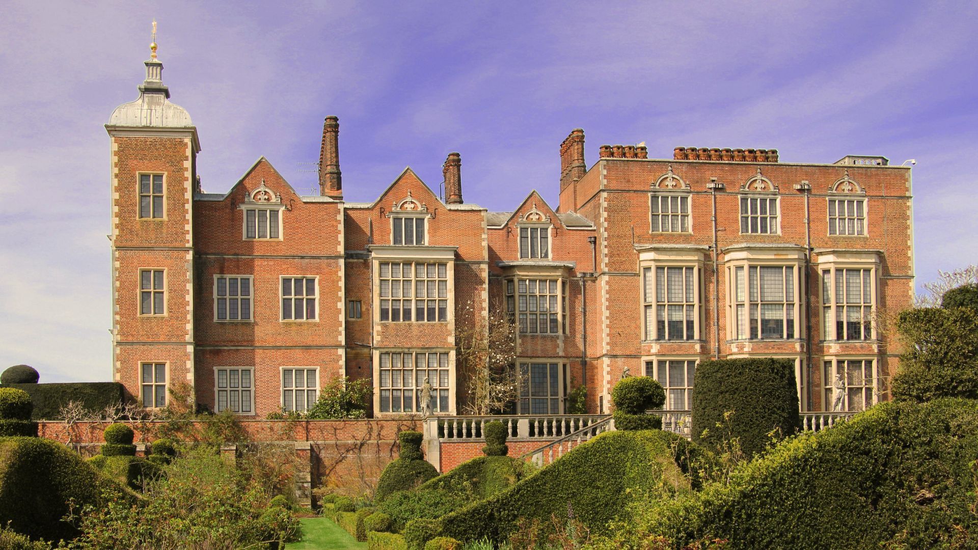 Hatfield House, Hertfordshire | Image Credit: Can Pac Swire/Flickr 